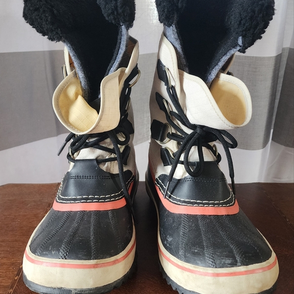 SOREL - Women's Winter Carnival Waterproof Boot 9 - Picture 3 of 4